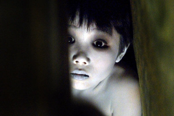 『呪怨 パンデミック』（2006）で俊雄を演じた田中碧海は現在21歳だ（写真：Everett Collection/アフロ）
