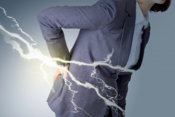 腰痛の85%は原因不明！専門医が指摘「痛みは脳の不具合かも」