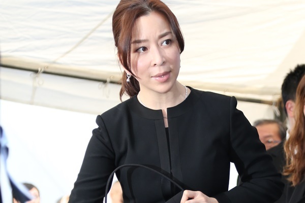 真矢ミキ母急逝後も沈黙「もっとできた」と介護ロス陥る人も