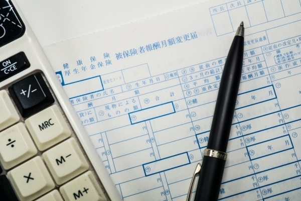 夫の死後の生活費は、「居住費」と「妻の働き方」がポイント