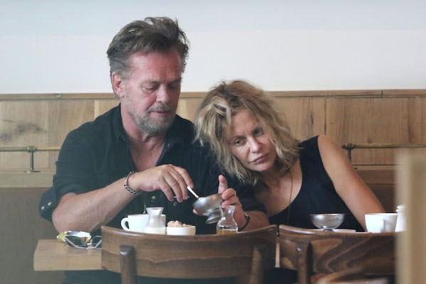 メグ・ライアンが婚約を発表！67歳バツ3ミュージシャンと