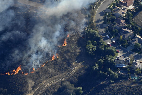 カリフォルニア山火事 セレブたちもSNSで被害状況語る