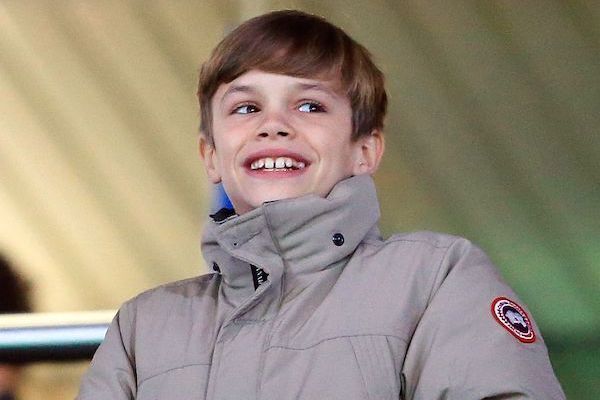 英国高校の方針に賛否両論 高級ブランドのダウン着用を禁止