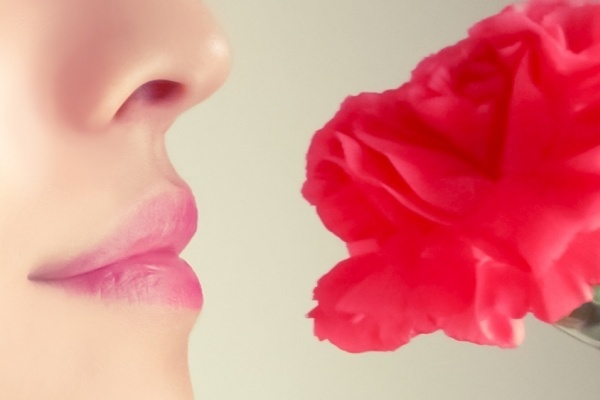 専門家が警鐘「嗅ぐ力」低下にアルツハイマー前兆の可能性も