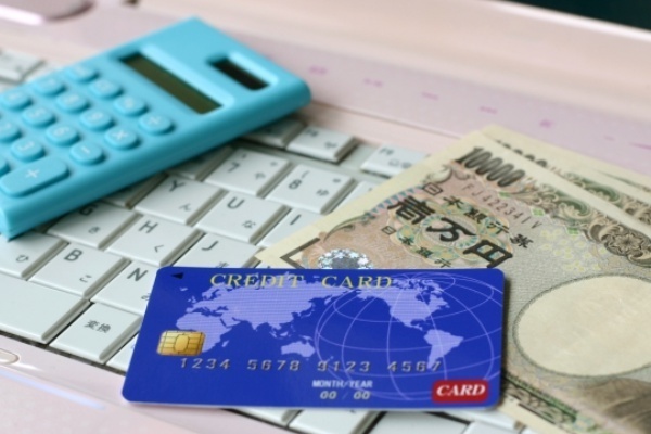 経済評論家・加谷さんがすすめる「カード明細は無料の家計簿」