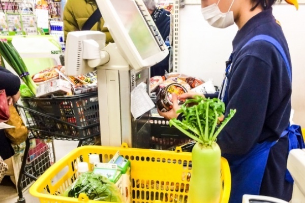 経済評論家・加谷珪一「買いだめ、食費の切り詰めはNG習慣」