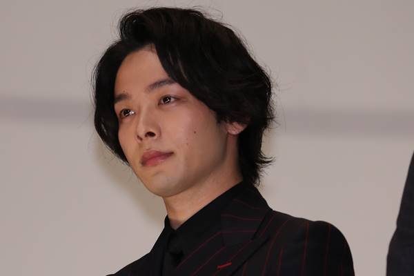 中村倫也　初彼女は中学2年のとき「見た瞬間にバーンって」