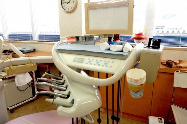 死亡事故も…『恐いインプラント』著者が語る「4割に周囲炎」