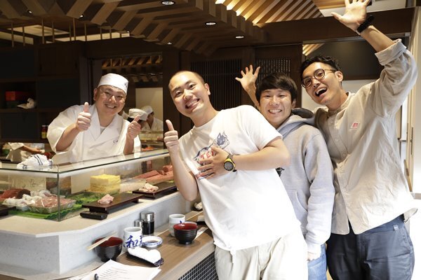 ハナコ岡部 キングオブコント優勝を豊洲市場に“涙の報告”！