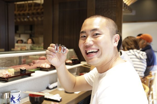 ハナコ岡部 キングオブコント優勝を豊洲市場に“涙の報告”！