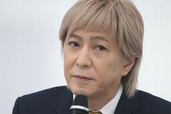 小室哲哉 免許再取得していた！ただし運転手なしの倹約生活