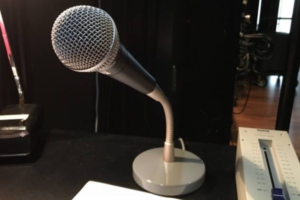 女子アナ生存競争が激化？大手スクール参入でさらに狭き門へ