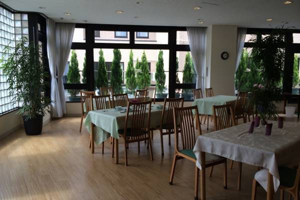 見学はあえて忙しい食事時に！　よい介護施設の見分け方10カ条