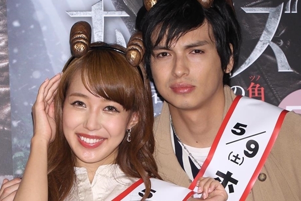 アレクサンダー「浮気メールがばれた!!」とブログで告白