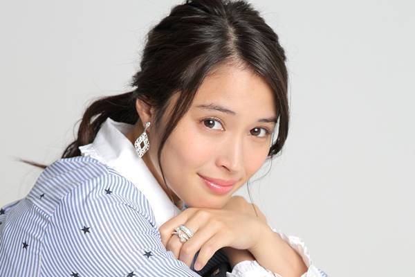 広瀬アリスが巫女役に挑戦「がさつで行儀悪いです！」