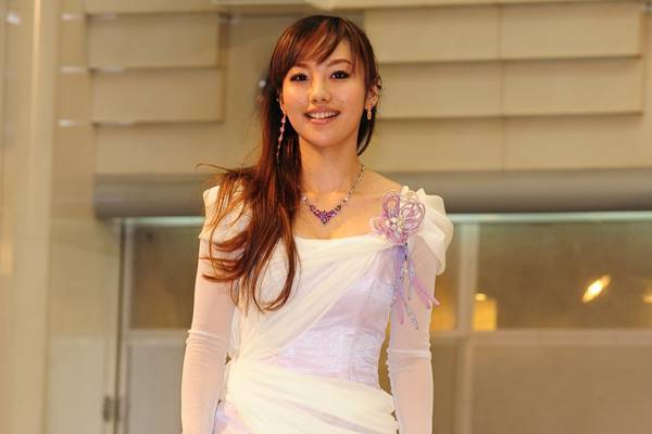 谷村奈南の結婚披露宴　新郎・井岡一翔の両親が「欠席」の衝撃