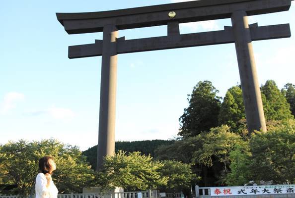 水晶玉子さんが伝授「4月『開運』のためやるべき10のこと」