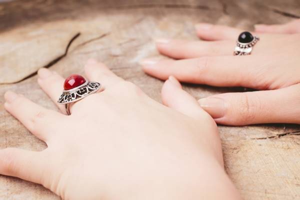 ダイヤモンドとルビーで違う「いらない宝石」高く売る方法