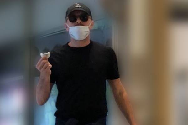 レオ様　日本のデパ地下に！23歳年下恋人と試食しまくり1時間