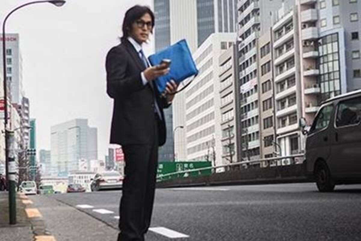 B Z稲葉浩志 自身のエキシビション訪れるもファン気づかず 18年4月日 ウーマンエキサイト 1 2