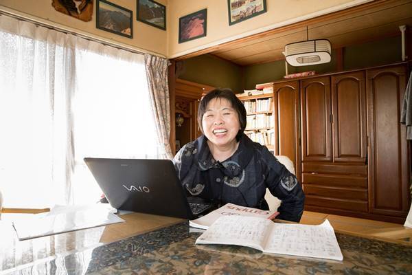 芥川賞作家・若竹千佐子　最愛の夫の死の裏に見出した”自由の喜び”