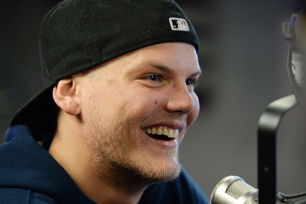 アヴィーチー、ガラスの破片を使った自殺だった……アルコール依存症も一因か