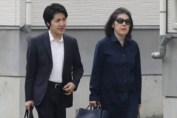 小室圭さん「母と同伴出勤」決断の陰にあった警備縮小の事態