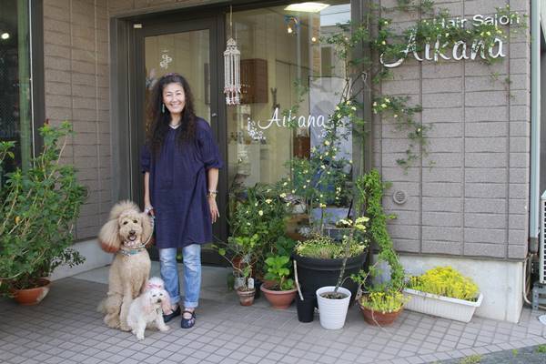 西郷どん“2番目の妻”にそっくりな玄孫が笑う「私も犬が大好き」