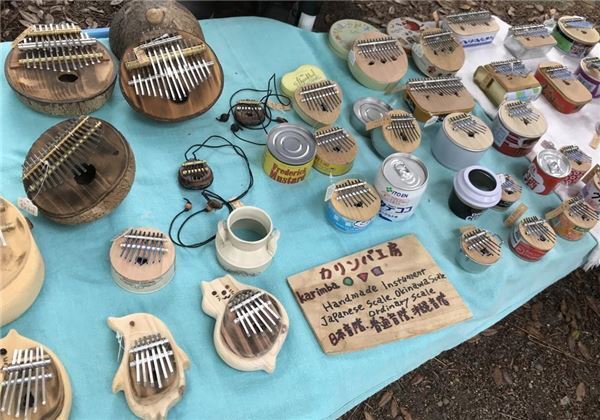 着物に器にアクセサリー！　新旧なんでも蚤の市