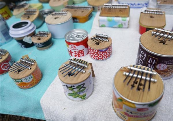 着物に器にアクセサリー！　新旧なんでも蚤の市