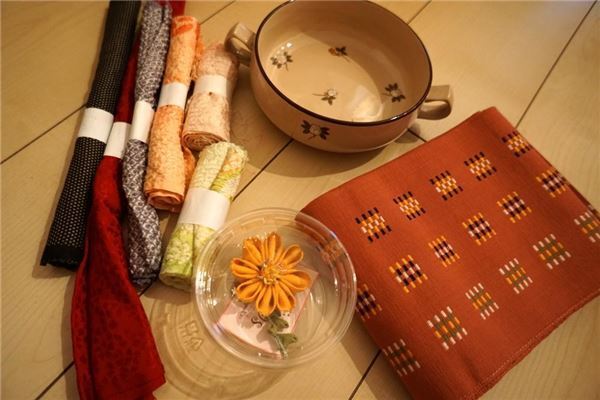 着物に器にアクセサリー！　新旧なんでも蚤の市