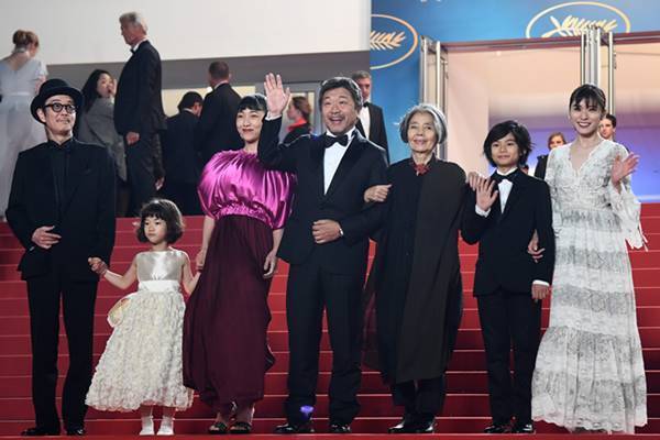 是枝裕和監督の下積み時代支えた母　ケーキ工場でパート続けた