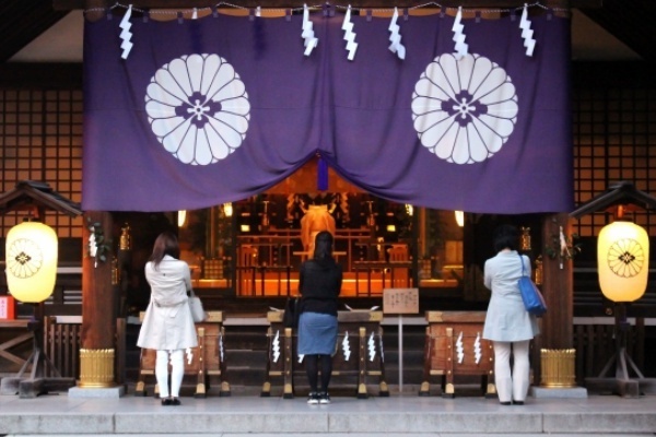 鈴や鰐口鳴らすタイミングはいつ？初詣での“伝統お作法”