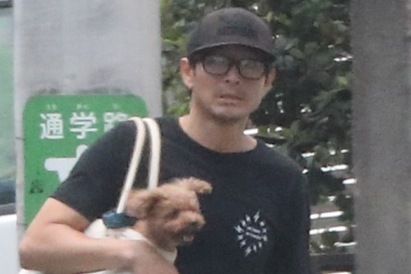 50歳迎えた吉田栄作 内山理名とのゴールインは11月が節目か