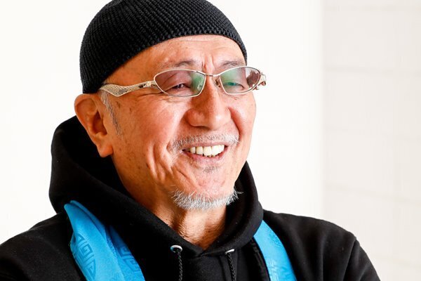 デューク更家が“正月太り解消”します！今注目の「腸ひねり」とは