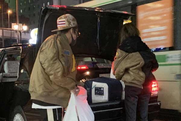 西川貴教 交際続いていた！23歳年下彼女の地元でお忍びデート