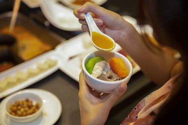 専門医が伝授！「食べる前に30秒料理を見るだけでやせる」