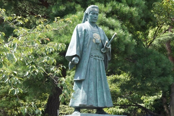 岡田准一 名作「燃えよ剣」で主演！土方歳三役に期待の理由