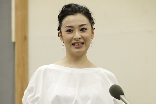 檀れい 離婚後は実母と同居中…介護問題を相談する「心の友」