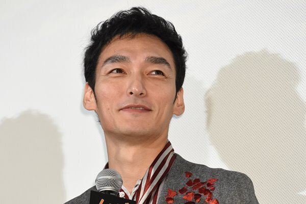 草なぎ剛“親友”香取の個展を見学、ファンが感じた「愛」