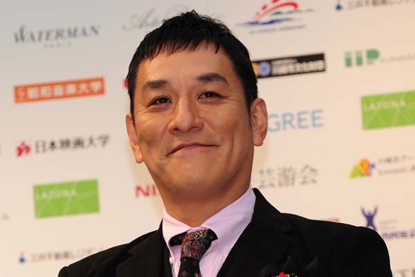 ピエール瀧容疑者 2度目の裏切り…母は「何で」と繰り返す