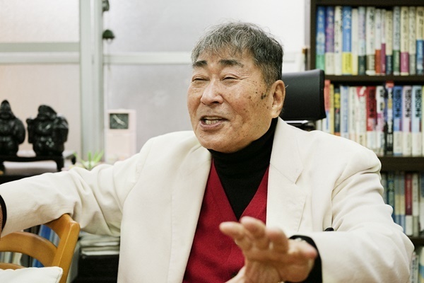 毒蝮三太夫明かす妻との出会い 改名巡り感じた「妻の強さ」