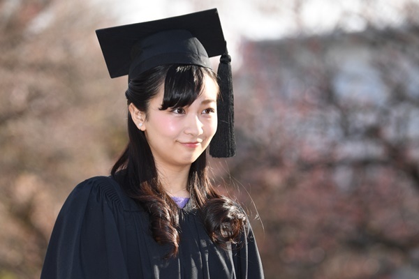 佳子さまの主体性なきご公務表明 美智子さま流とは一線画す