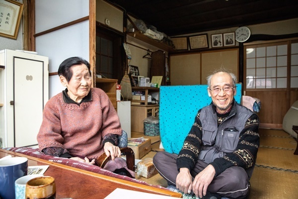 102歳の現役理容師　元気の秘訣は自己流体操