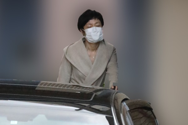 有働アナ 50歳誕生日は独り酒「バーで朝まで飲んでました」