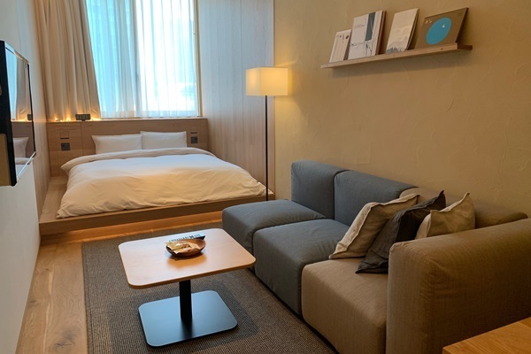 「MUJI HOTEL GINZA」無印良品の家具に購買意欲が上昇！