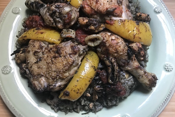 炊飯器で作るイカ墨のパエリア（辻仁成「ムスコ飯」第214飯レシピ）