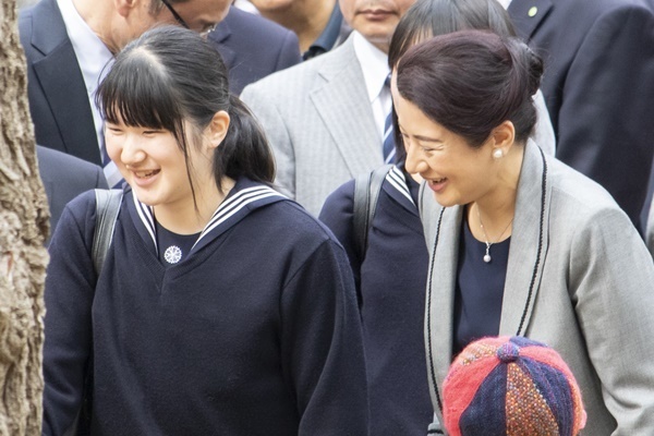 雅子さまが取り戻された笑顔…愛子さまの急成長が後押しに