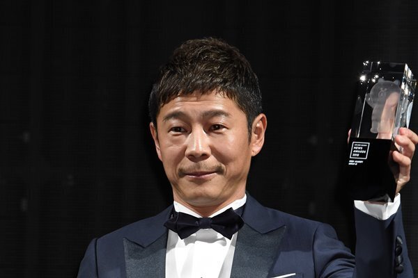 ZOZO前澤氏頼るウッズ効果 Twitter再開にあった逆境2カ月間