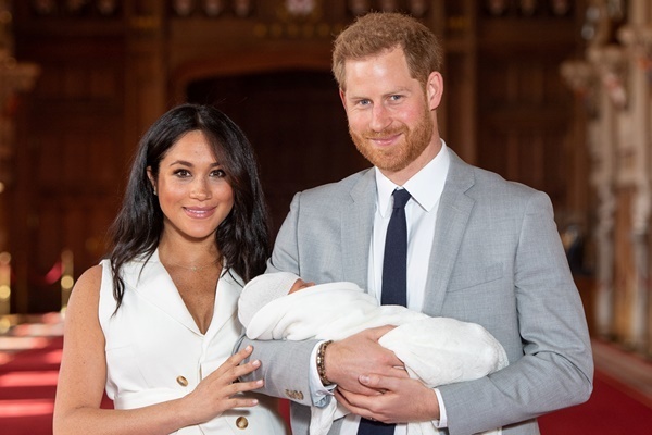 英BBCの人気ラジオ司会者　アーチー王子への侮蔑的ツイートでクビ